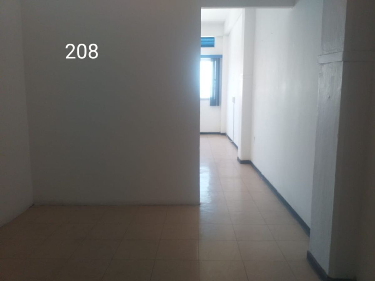 1 de 7: oficina 208