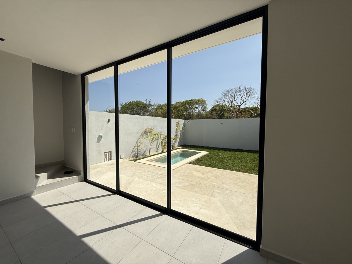 12 de 15: Terraza y Alberca