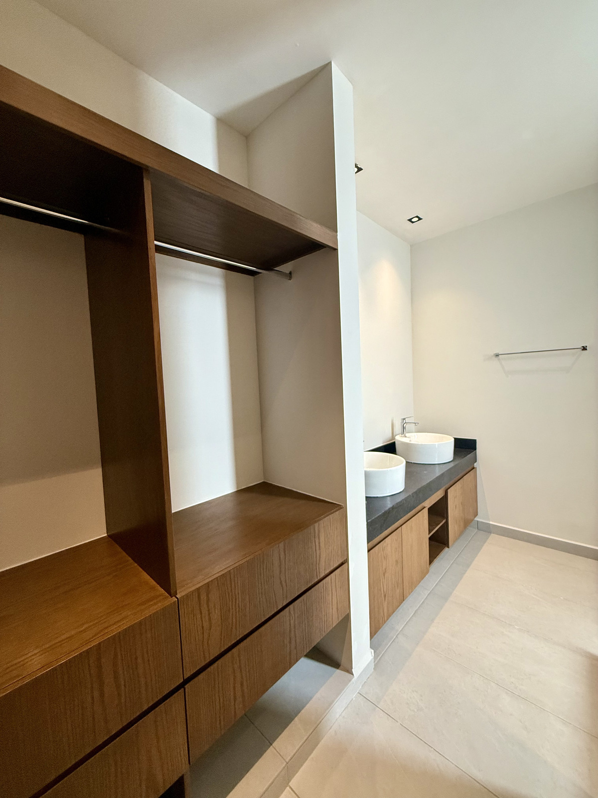 9 de 14: Closet y Baño Habitación Principal