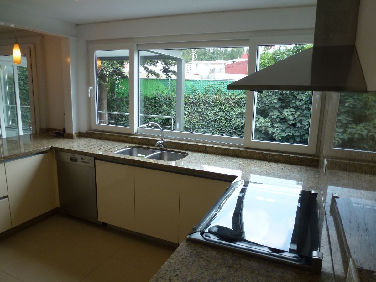 12 of 24: Cocina