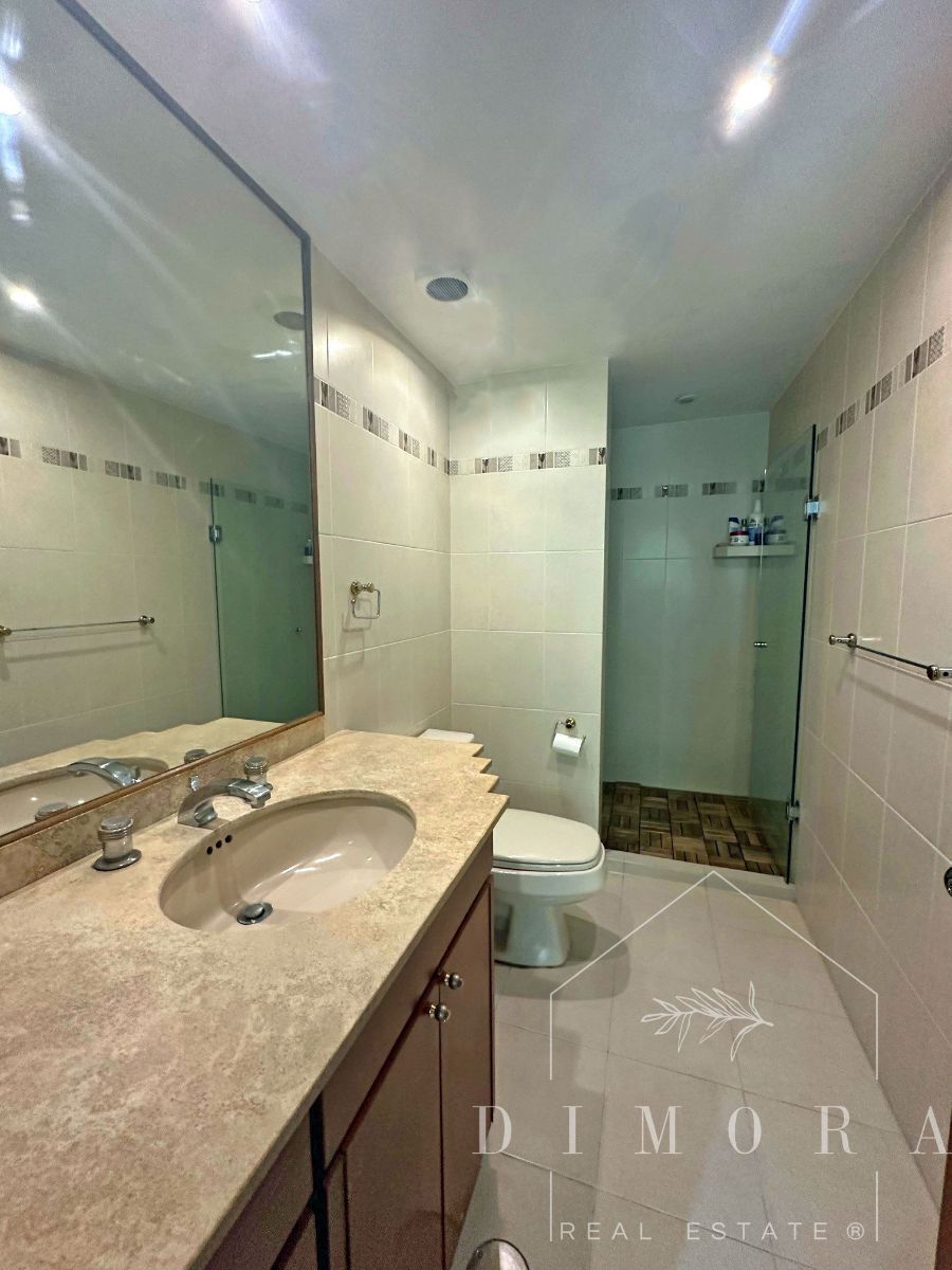 10 de 25: Baño secundario