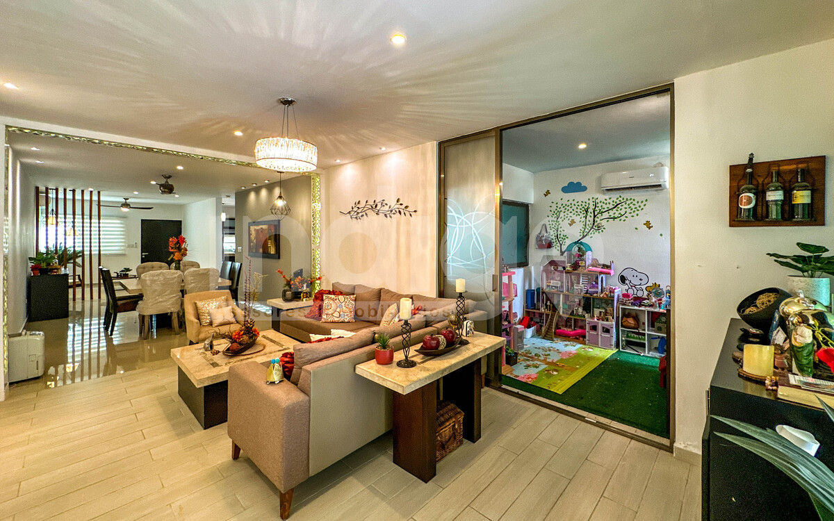 16 de 48: Sala / Estudio