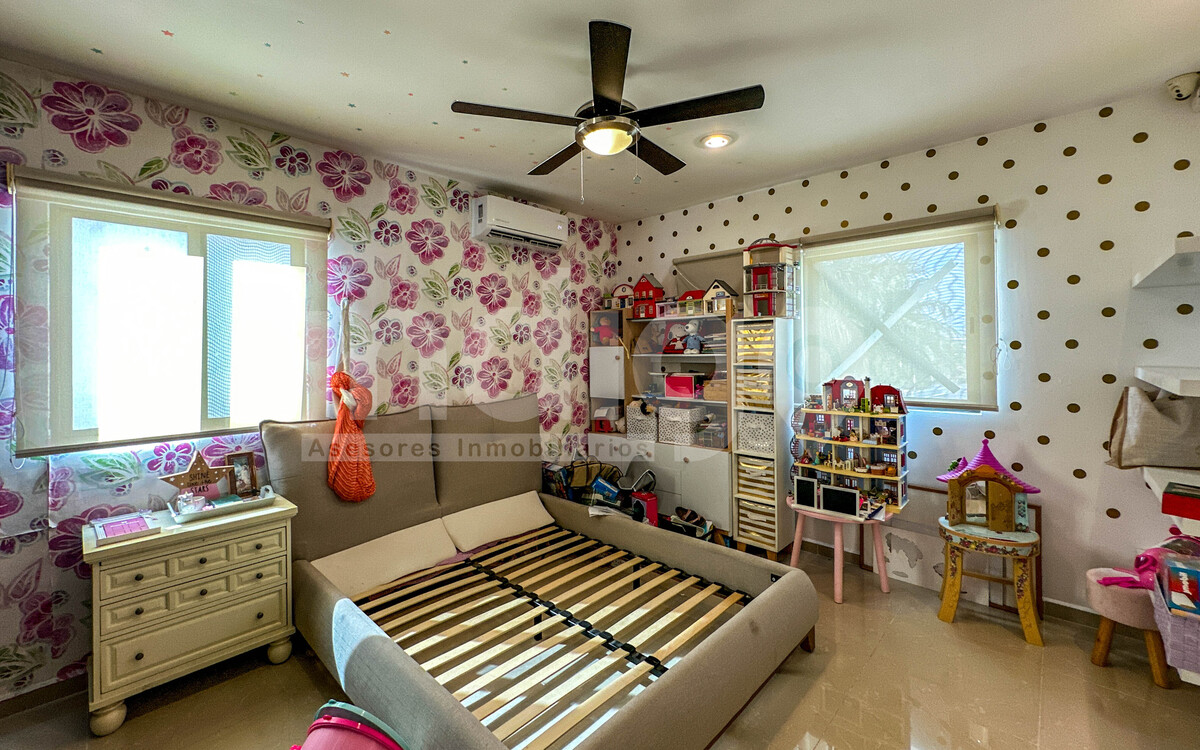 31 de 48: Recámara Secundaria en Planta Alta