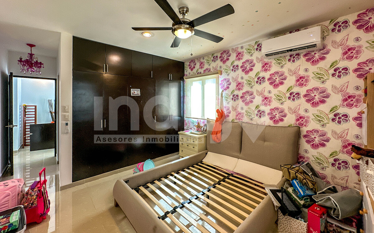 32 de 48: Recámara Secundaria en Planta Alta