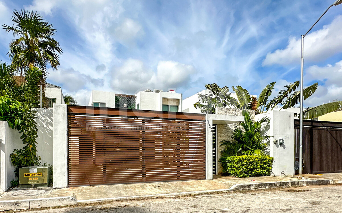 3 de 48: Fachada Exterior