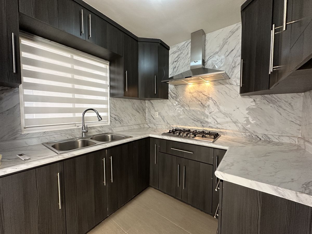 1 of 21: Cocina equipada