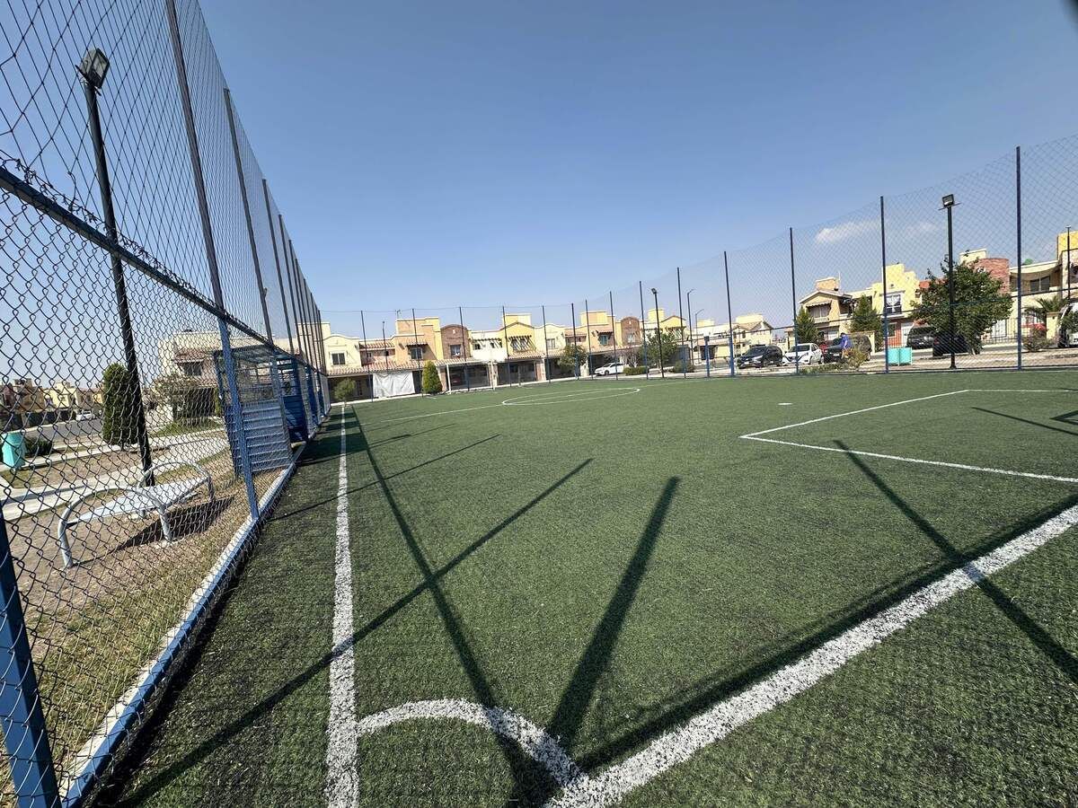 20 of 21: Cancha de futbol