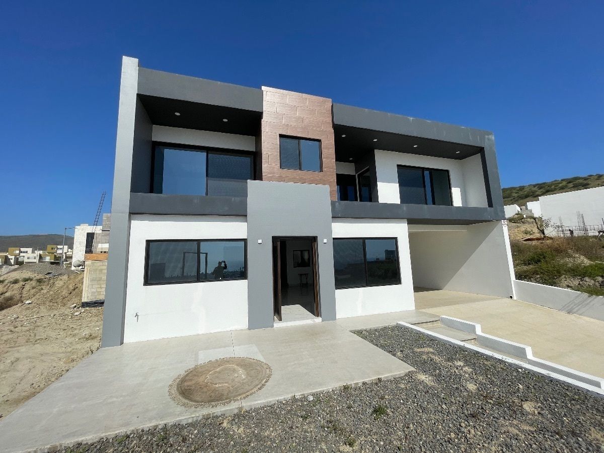 Casa en Venta con Espectacular Vista en Colinas del Sauzal