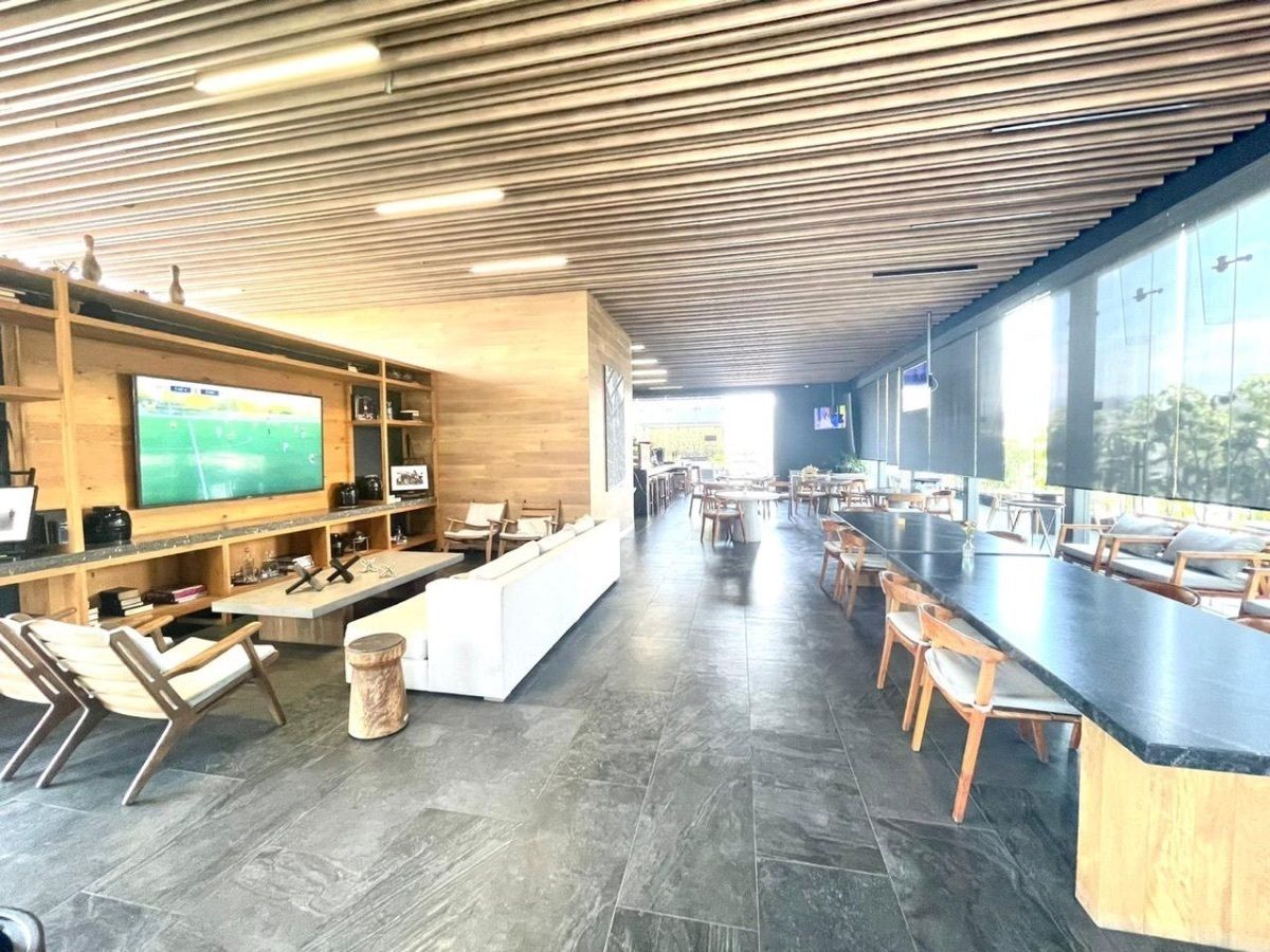 26 of 36: Restaurant y cafetería