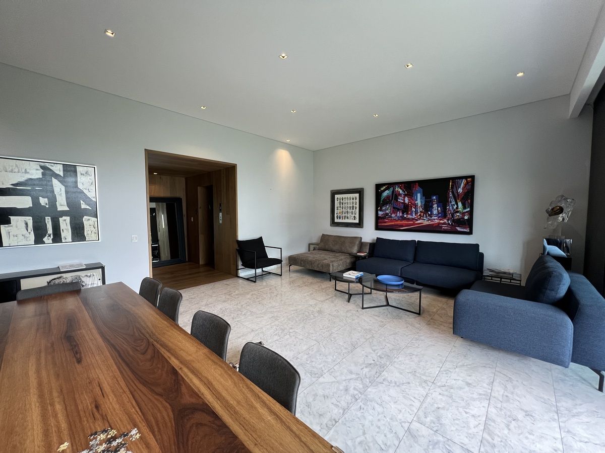 7 of 36: Sala, comedor y recibidor