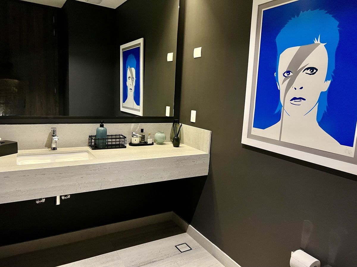 11 of 36: Baño de visitas