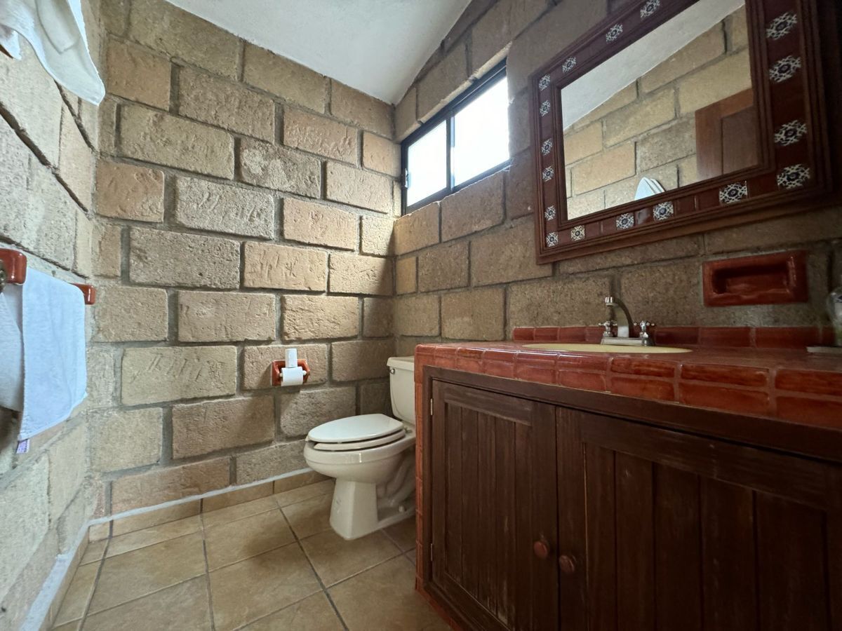 Baño visitas casa principal