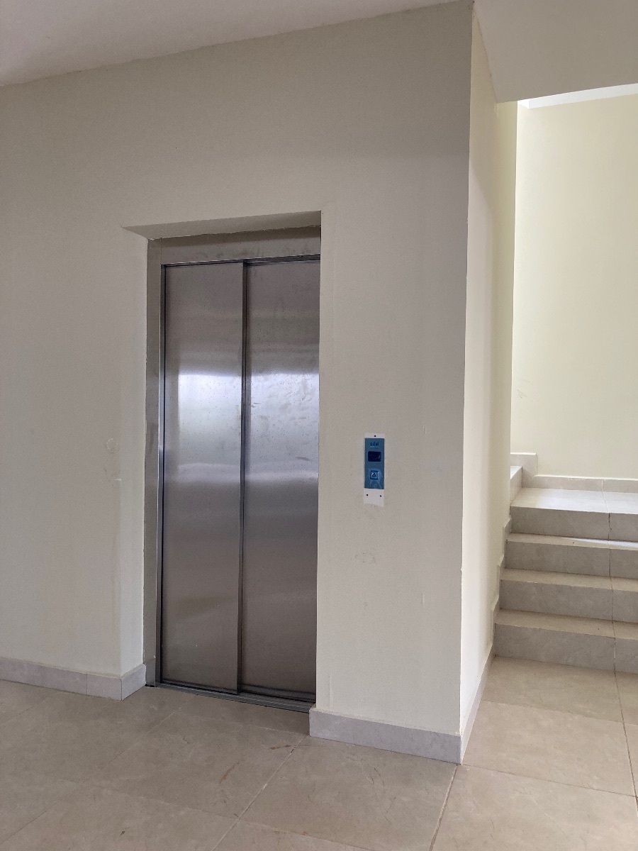 5 de 25: Elevador (depto en 1er nivel)