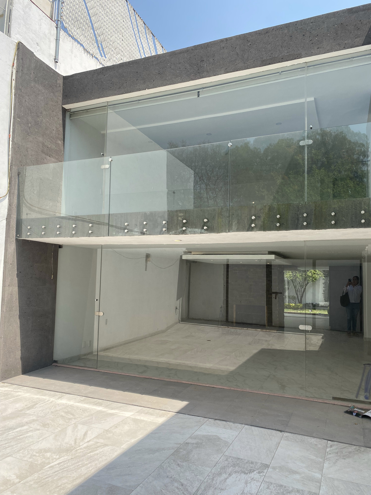 1 de 46: Fachada Casa interior
