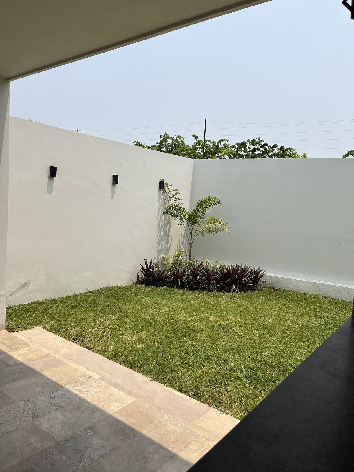 29 de 38: jardín trasero