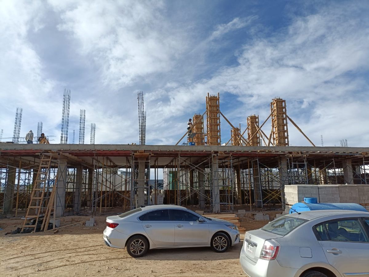 Venta local comercial en plaza en Cañadas del lago, Corregidora. Querétaro