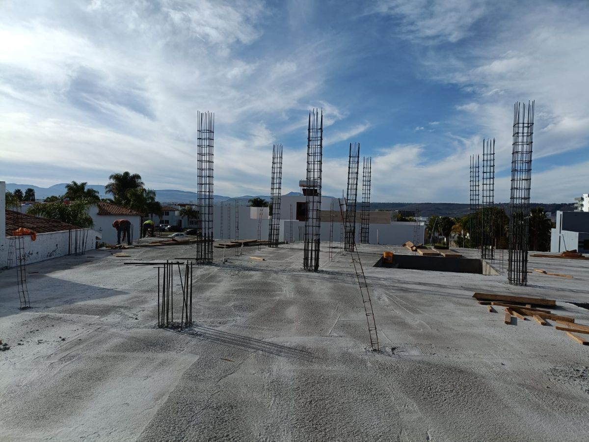 Venta local comercial en plaza en Cañadas del lago, Corregidora. Querétaro