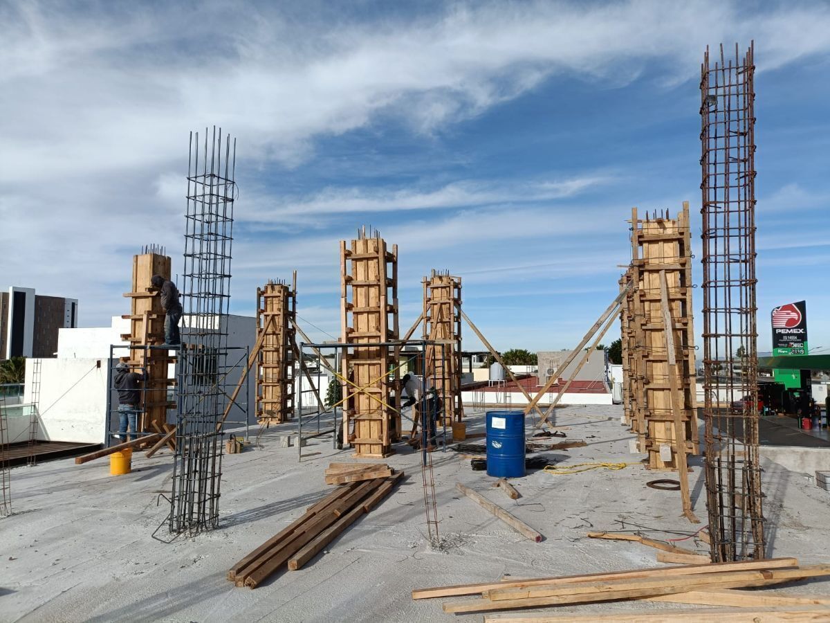 Venta local comercial en plaza en Cañadas del lago, Corregidora. Querétaro