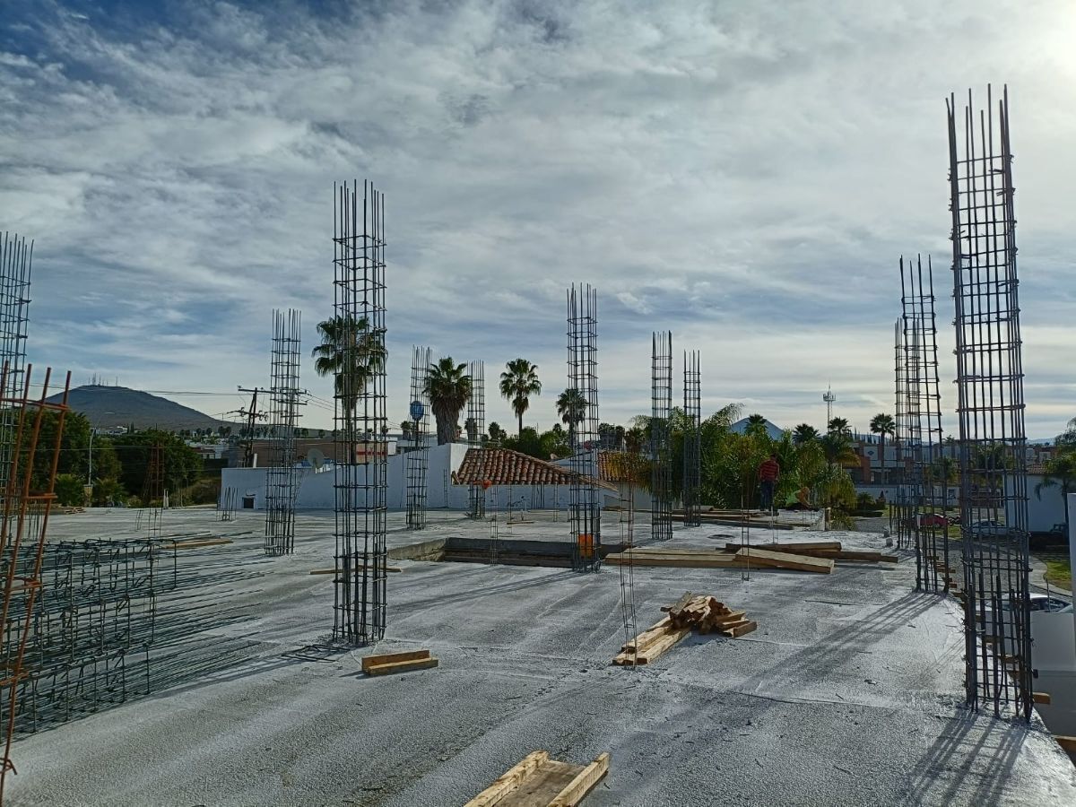 Venta local comercial en plaza en Cañadas del lago, Corregidora. Querétaro