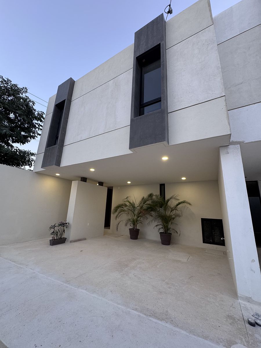 16 de 18: Fachada Principal