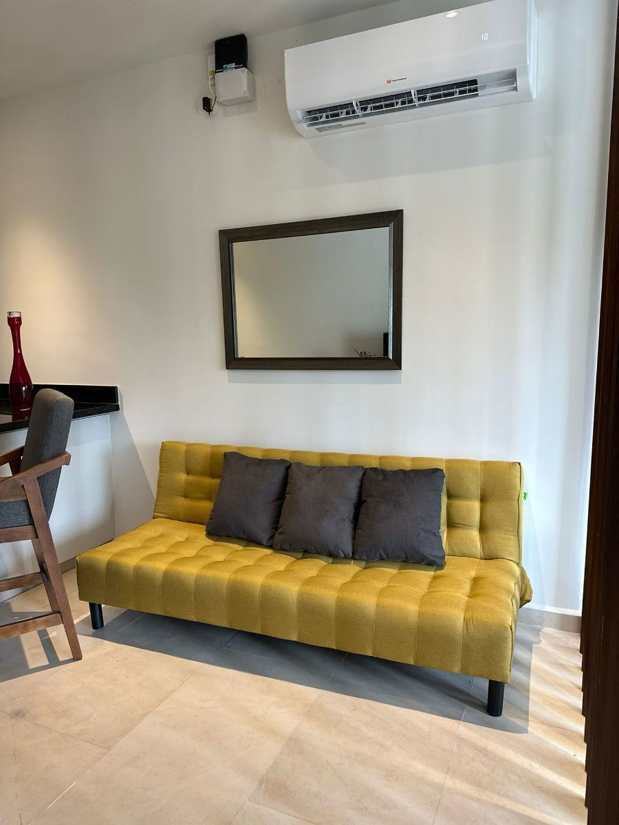 6 of 7: Comoda sala