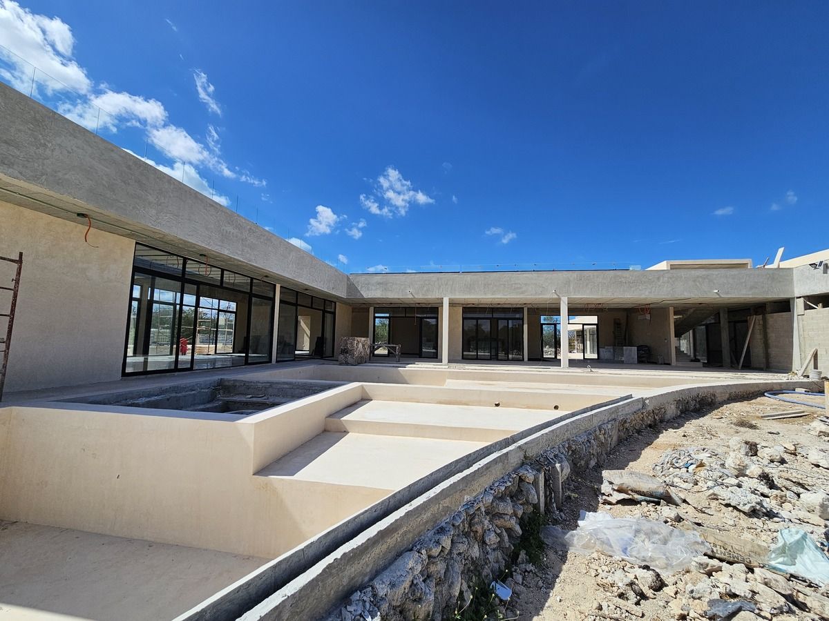 2 de 44: Avance de obra enero 2025 casa club