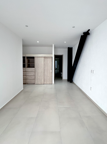 6 of 12: Segunda recámara