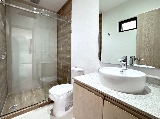 12 of 12: Baño completo