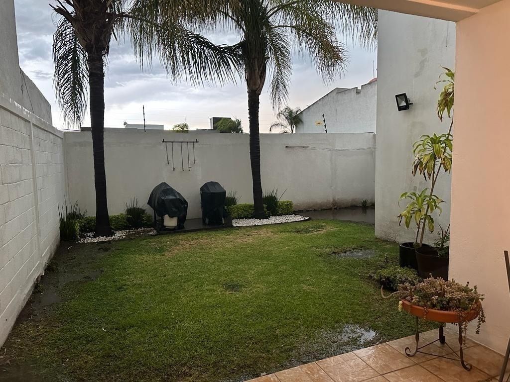 LOS FRAILES detrás de la Mega de Pueblo Nuevo