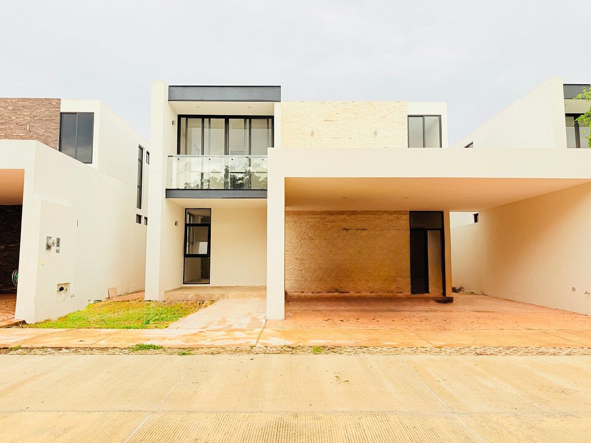 Casa à venda em condomínio fechado no norte de Mérida, foto 1 de 9