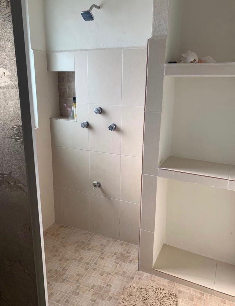 16 of 21: Baño arriba