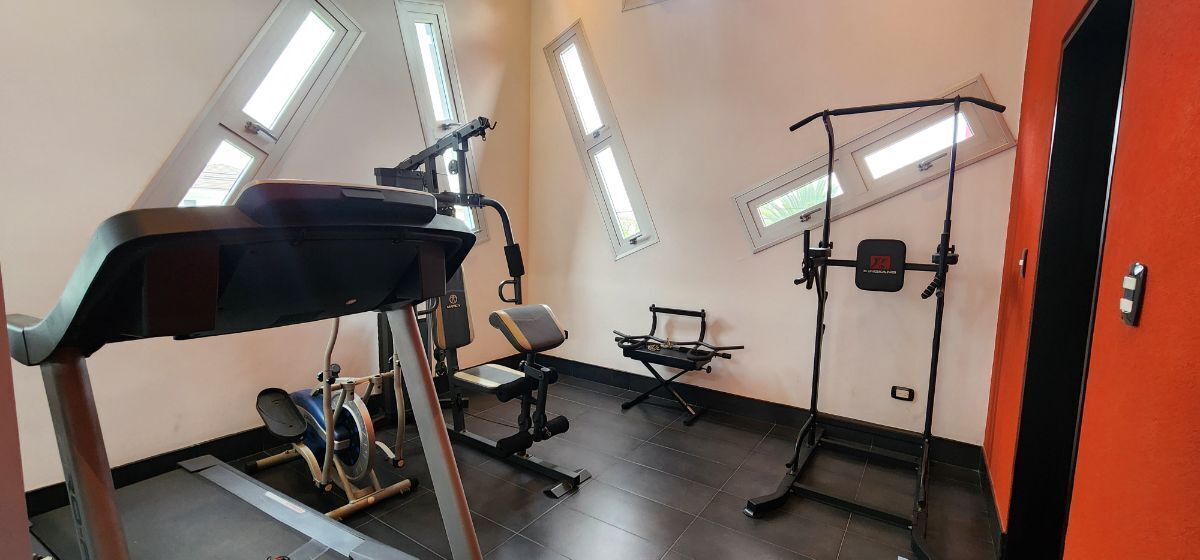 14 de 14: Gym or can be family room, office space,.
