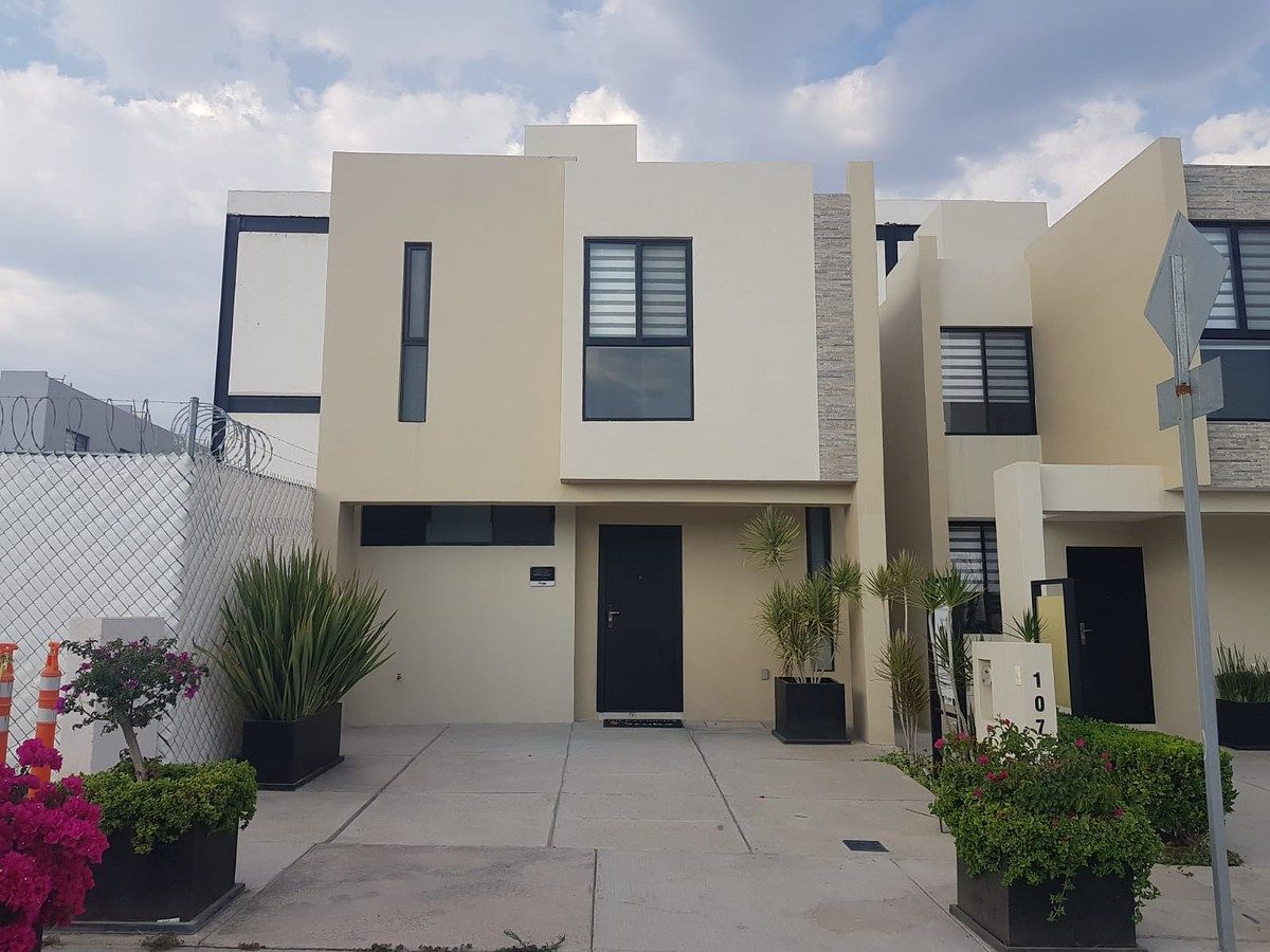HOUSE FOR SALE in the northern area, near Antorcha Bicentenario., photo 1 of 14