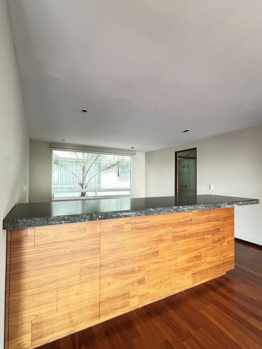 5 de 24: ESTUDIO o CUARTO DE TV o 3ª RECAMARA