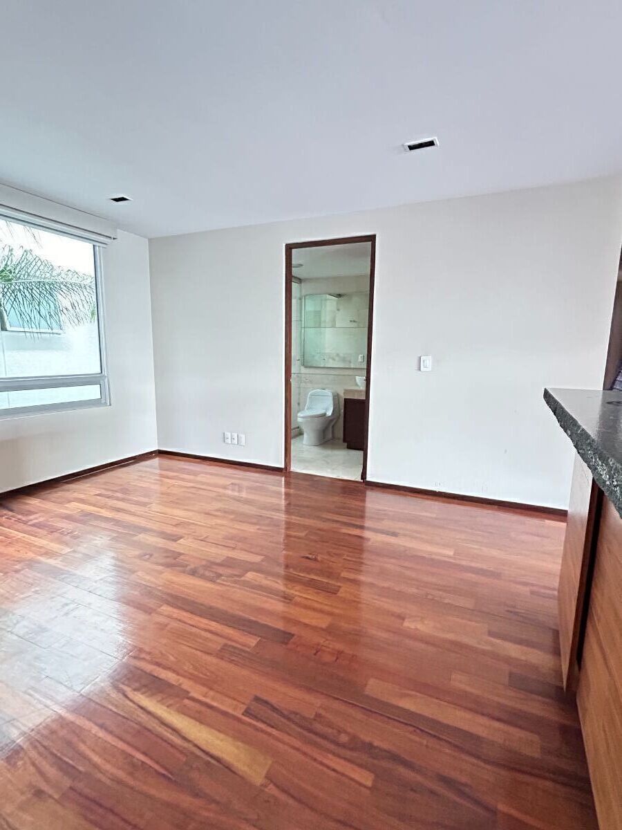 6 de 24: ESTUDIO o CUARTO DE TV o 3ª RECAMARA