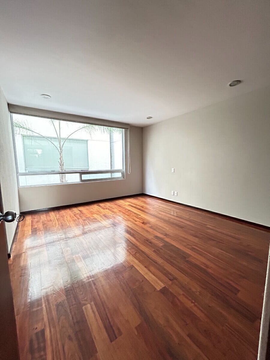 10 de 24: SEGUNDA RECAMARA CON CLOSET MUY AMPLIO Y DOBLE CORTINA