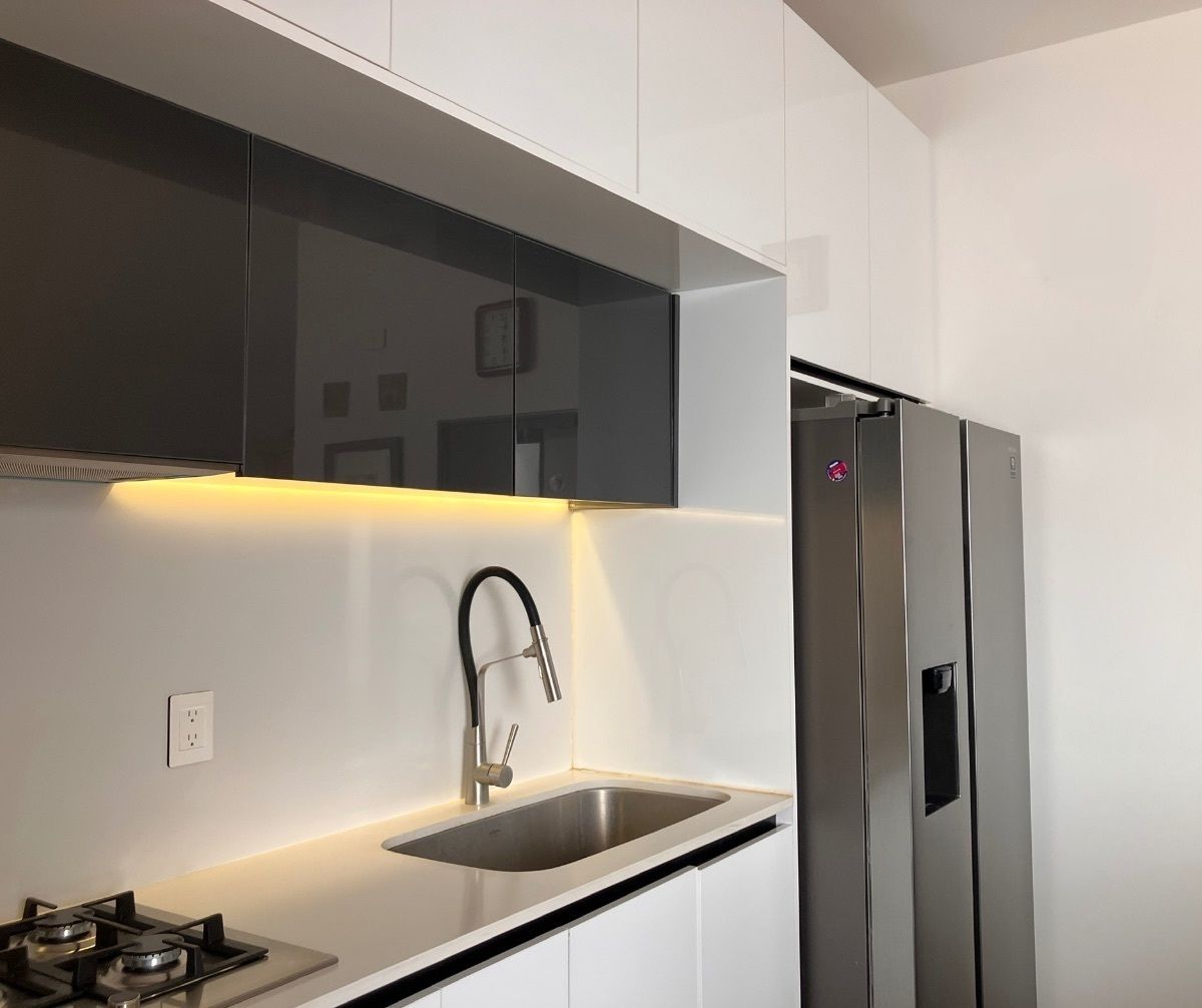Espacio para refrigerador de dos puertas, foto 18 de 28