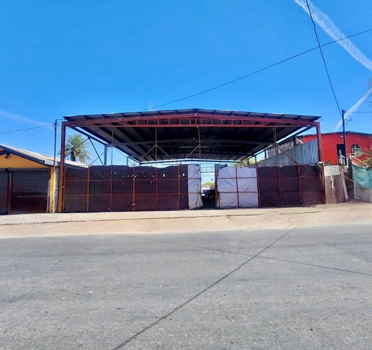 Se Vende Terreno / Almacén en Col. División del Norte (Bordo Wisteria)