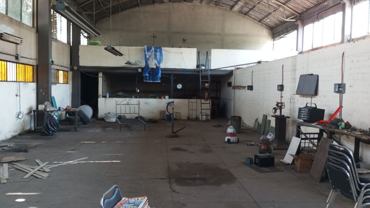 5 of 7: Restaurante, Franquicia, no se acepta giros nocturnos.