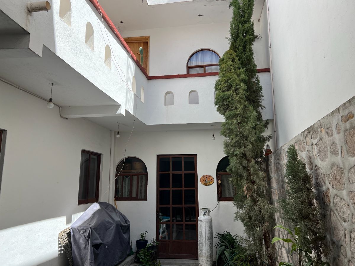 Patio-cochera.