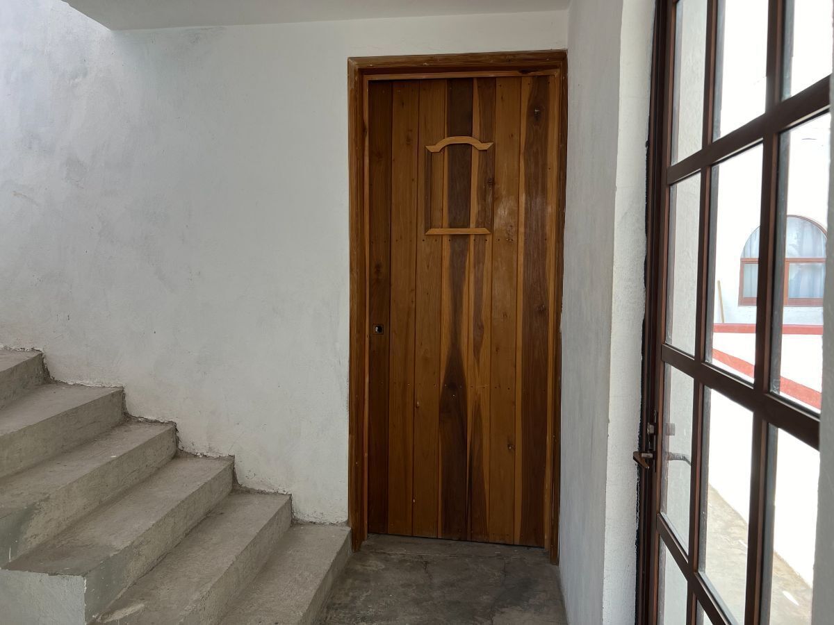 Escalera al tercer piso.