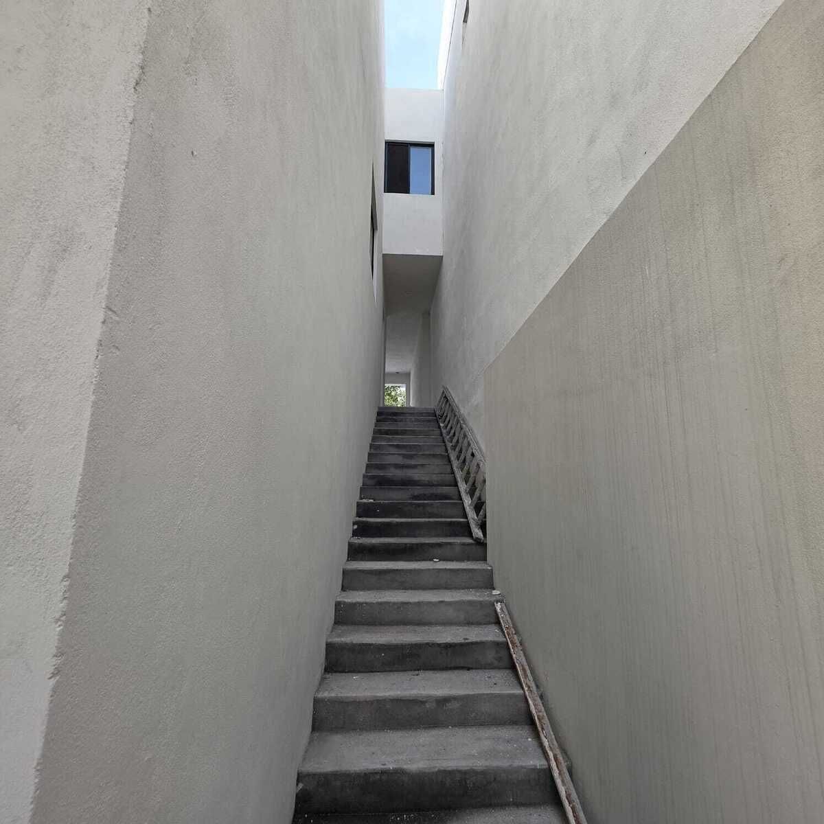 15 de 19: acceso interno y externo a sotano