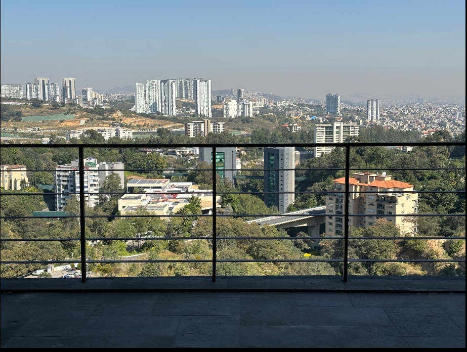 4 de 18: AMPLIA TERRAZA CON VISTAS PANORAMICAS