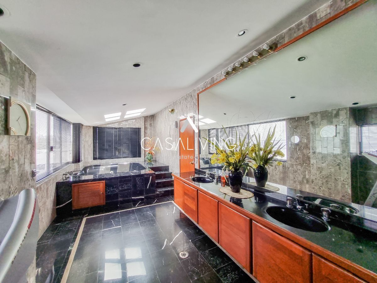 16 de 20: Baño de la recámara principal