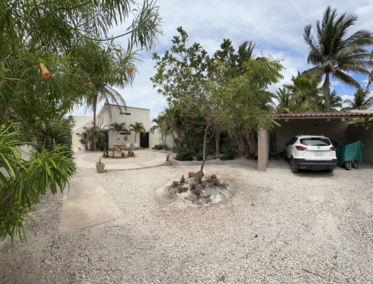 4 of 25: Entrada principal