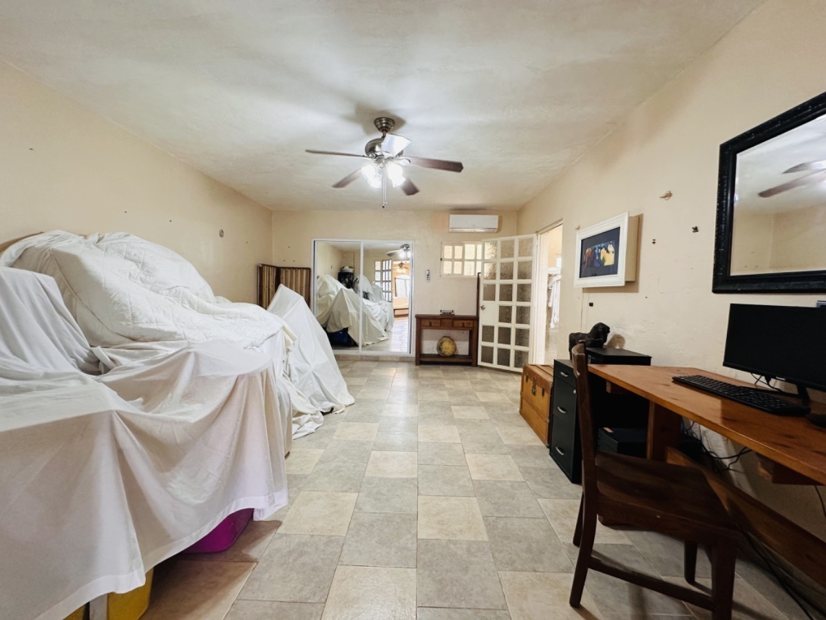 10 of 25: Segunda habitación