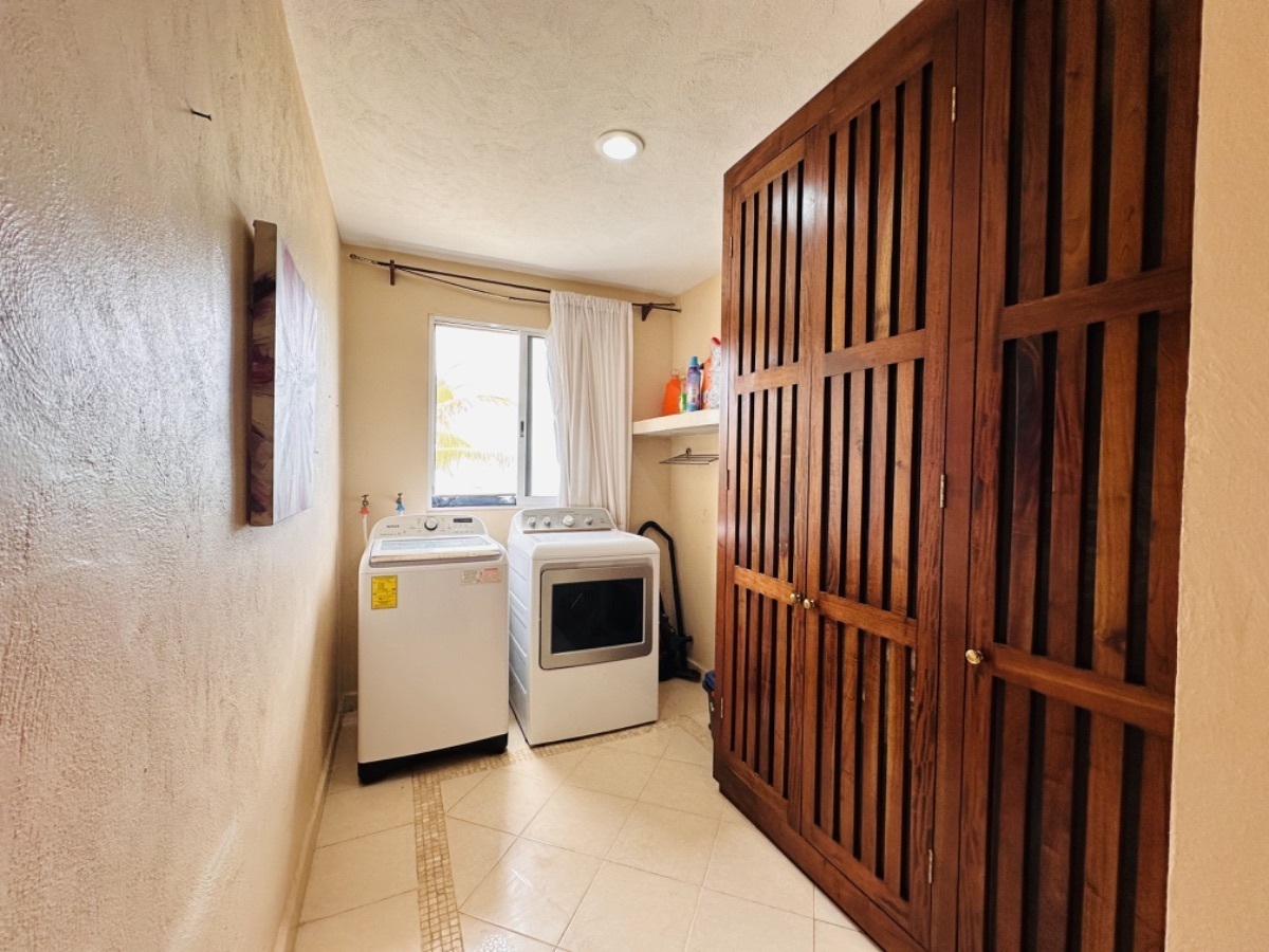 19 of 25: Cuarto de lavado