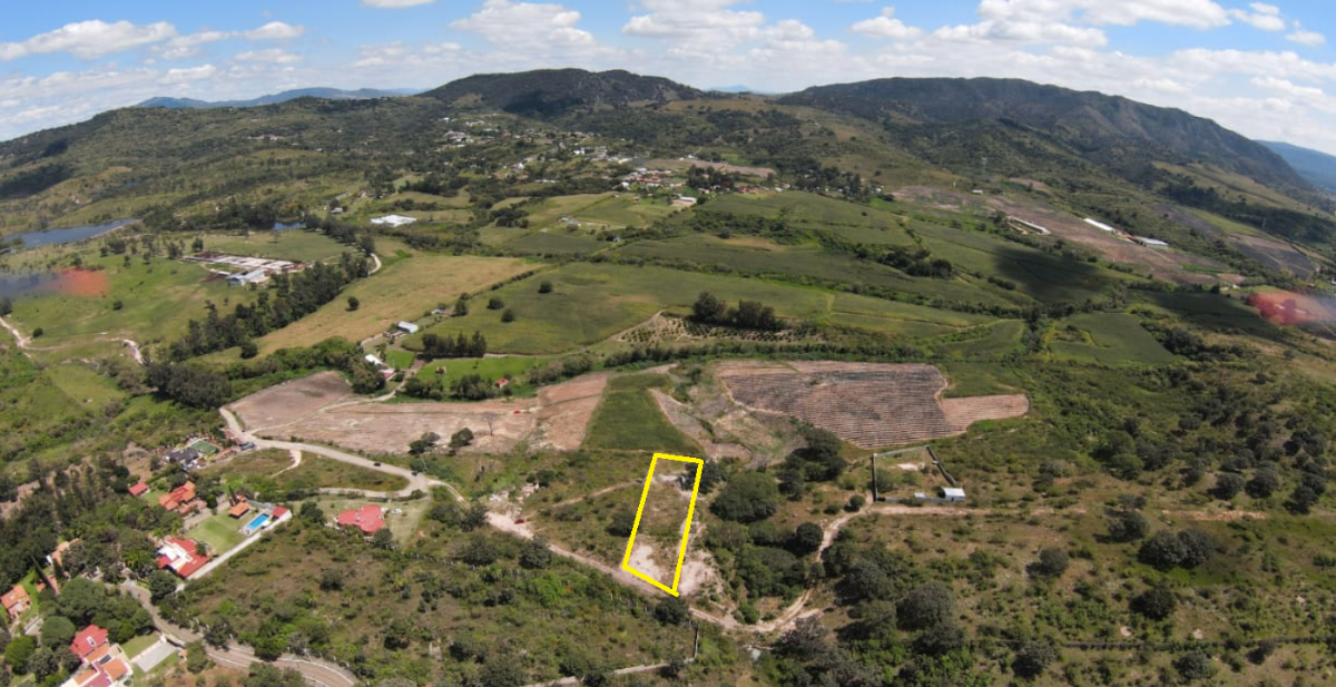 Terreno en Haciendas la Herradura a un costado del club deportivo UdeG - foto 1