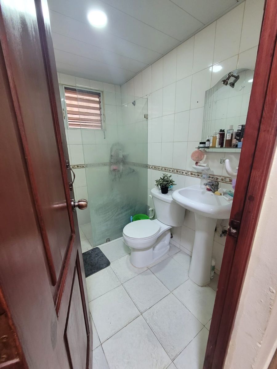 9 de 9: Baño común