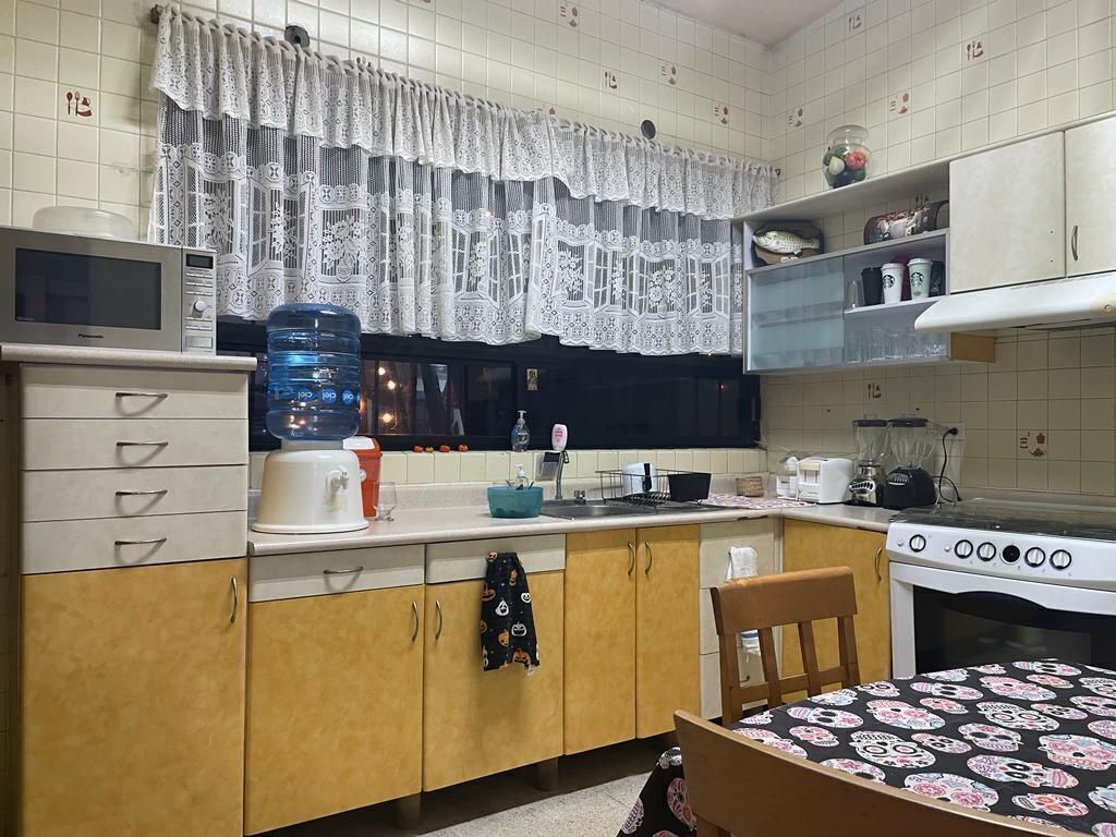 Cocina Integral con espacio para antecomedor.
